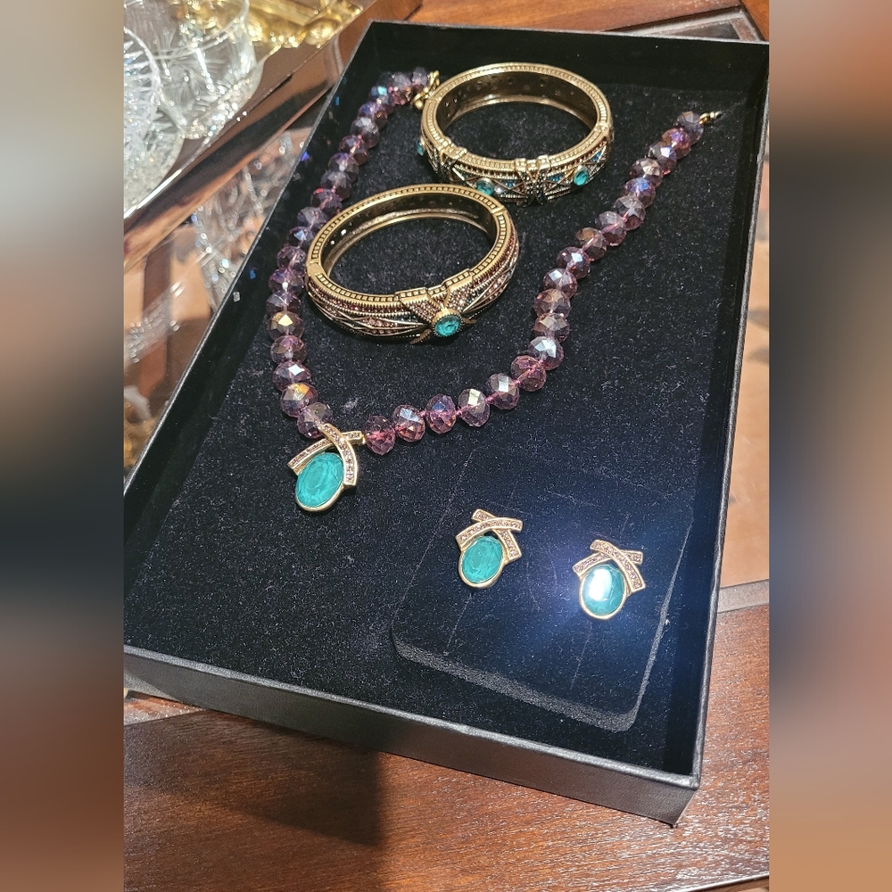 Heidi Daus "Conscious Coupling" Elegant Turquoise, Gold, And Purple Jewelry Set